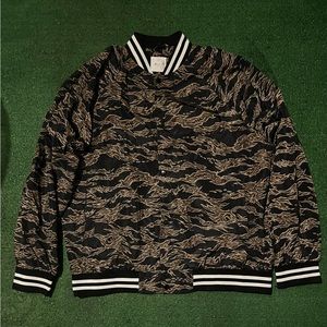 Elwood Camo jacket size Xl